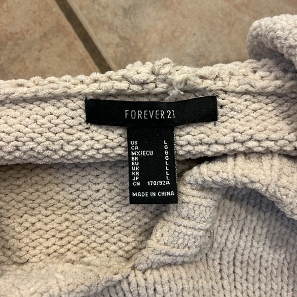 Forever 21 sweater - Picture 3 of 3